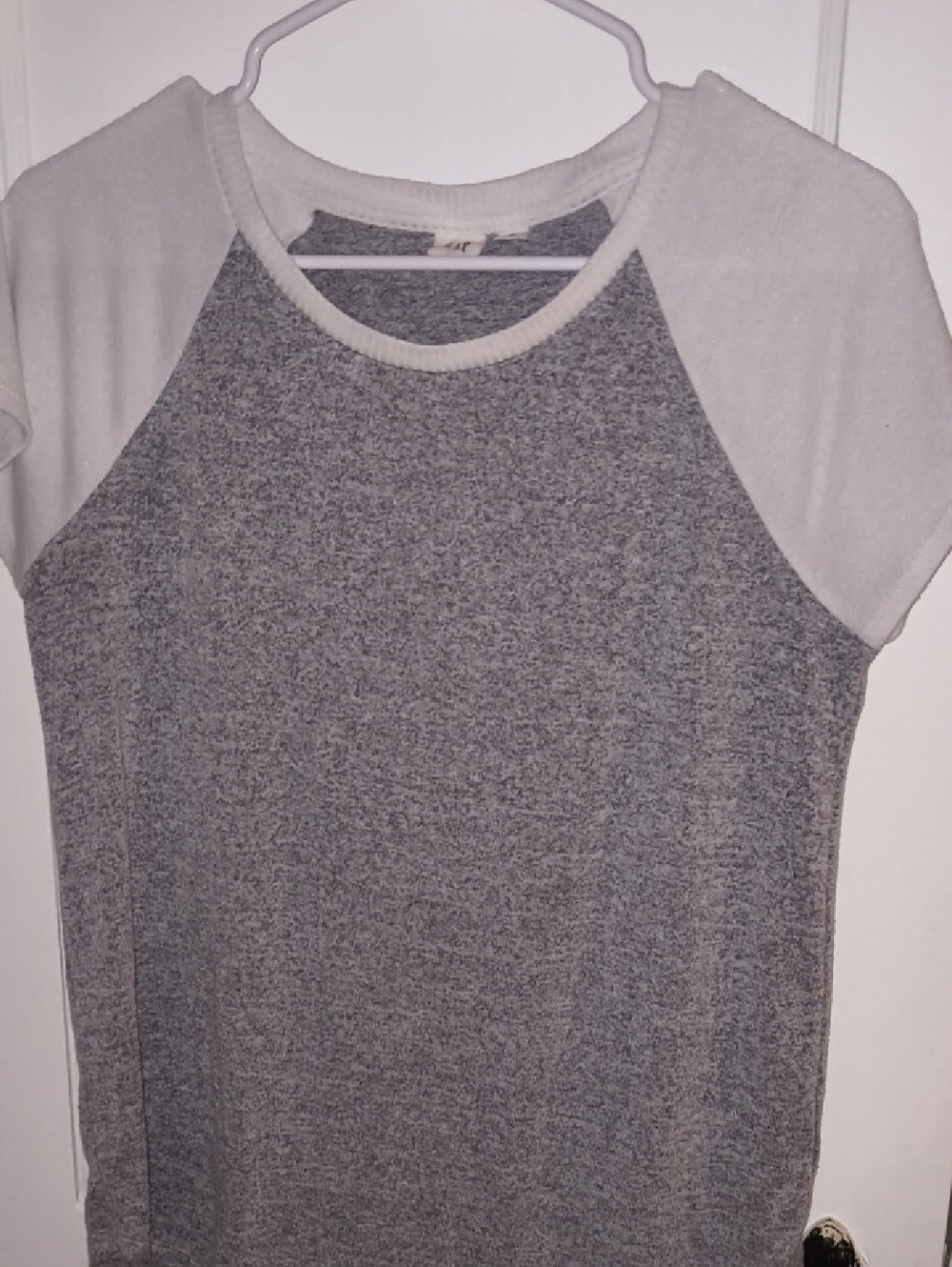 Gap EUC  baseball tee style top /poly blend/size M